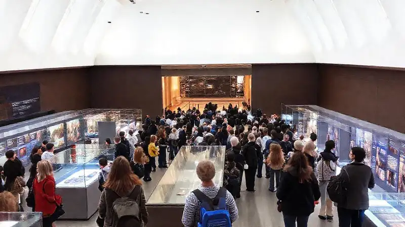 El museo atrae a visitantes curiosos