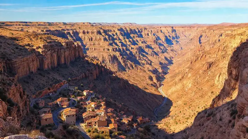 Canyon español: belleza serena y dorada