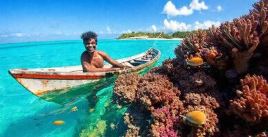 Una isla tropical ofrece belleza acuática