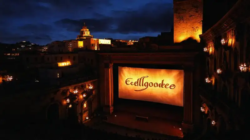 El teatro antiguo ilumina la Coruña