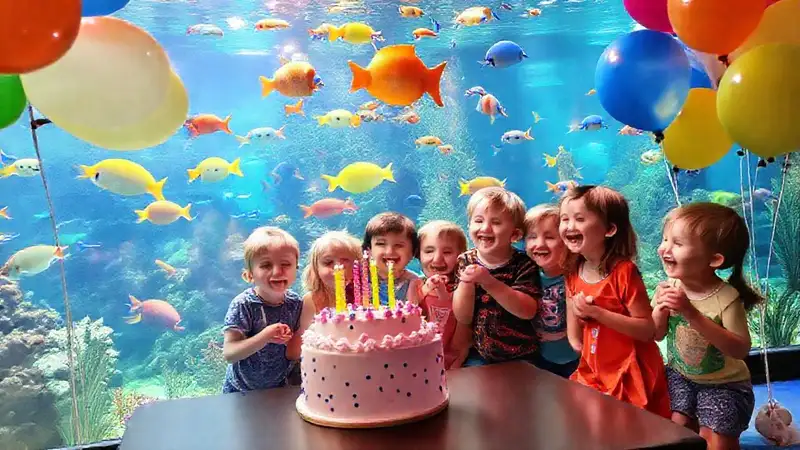 Fiesta de cumpleaños acuática y colorida