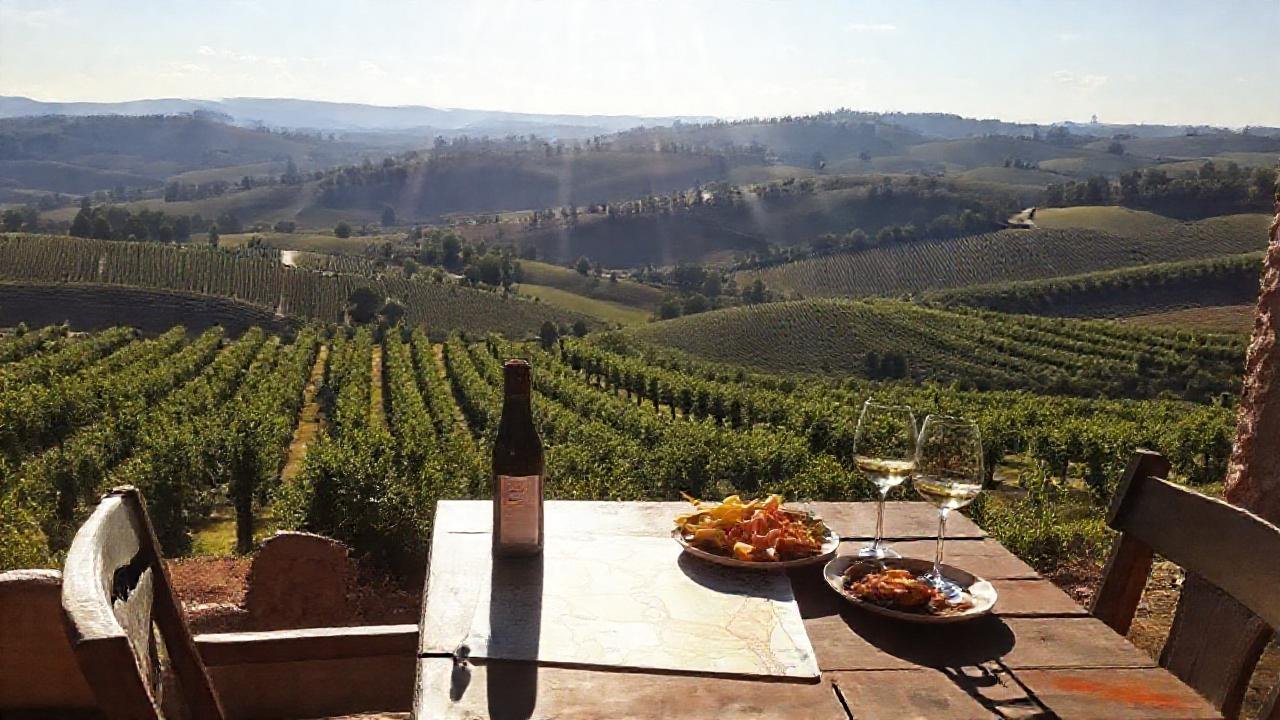 Lugo ofrece vino, paisaje y encanto