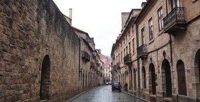 Pontevedra muestra arquitectura histórica y gris