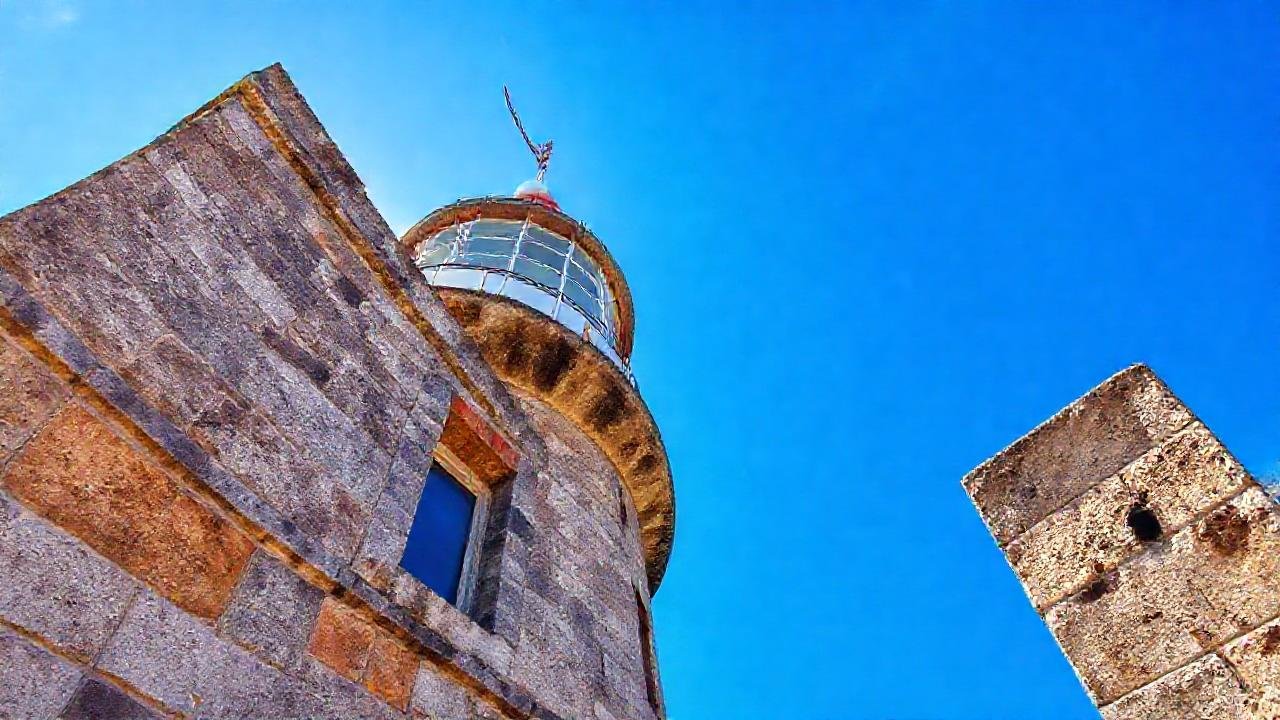 La Torre de Hércules luce vibrante en Galicia