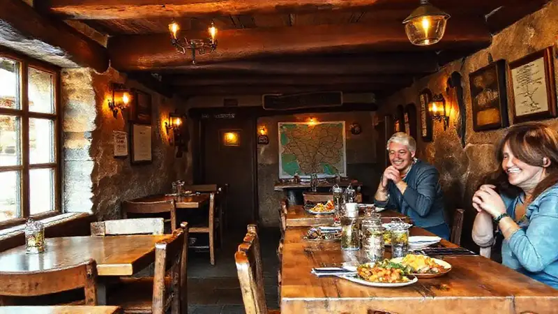 Una taberna gallega acogedora y tradicional