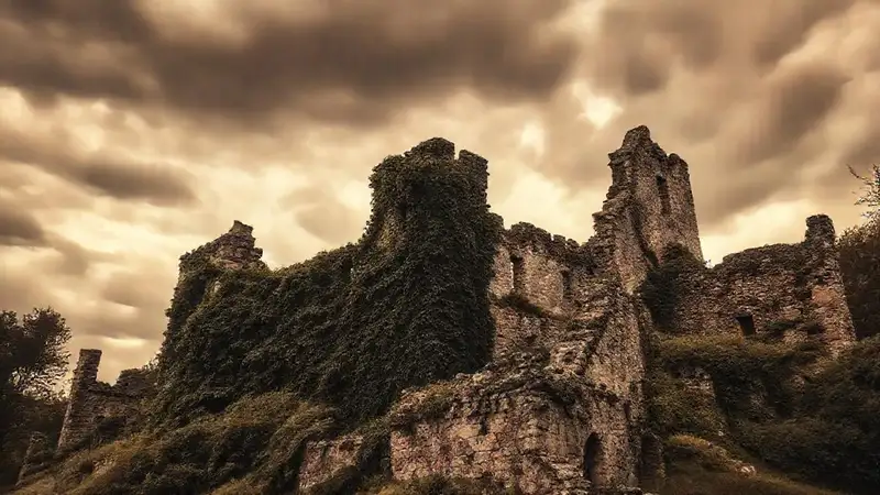 Ruinas medievales evocan leyenda y misterio
