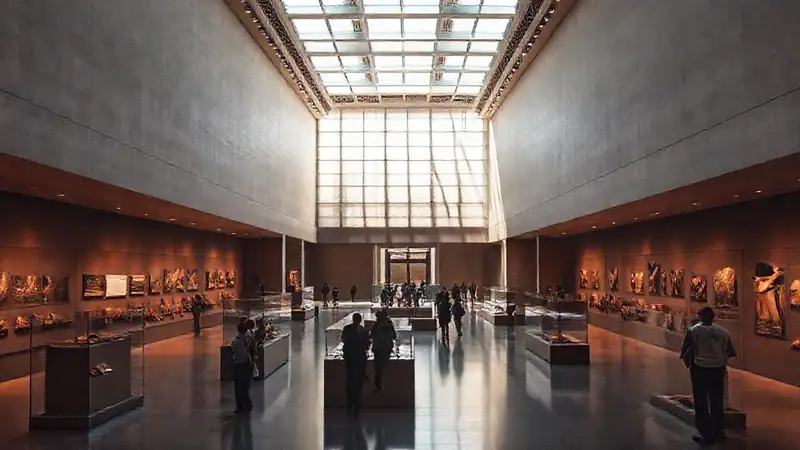 Un museo moderno irradia luz y elegancia