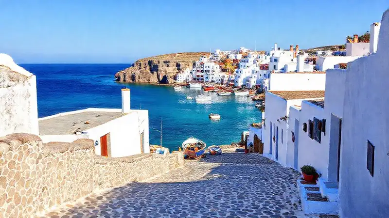 Un pueblo costero encantador y soleado