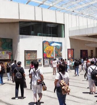 Santiago exhibe arte vibrante y moderno