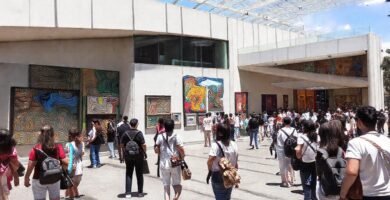 Santiago exhibe arte vibrante y moderno