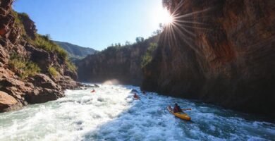 Kayakers navegan rápidos gallegos impresionantes