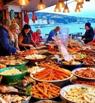 Lugo ofrece mariscos gallegos y cultura