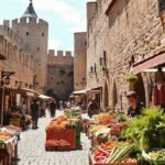 Una ciudad medieval encantadora y soleada
