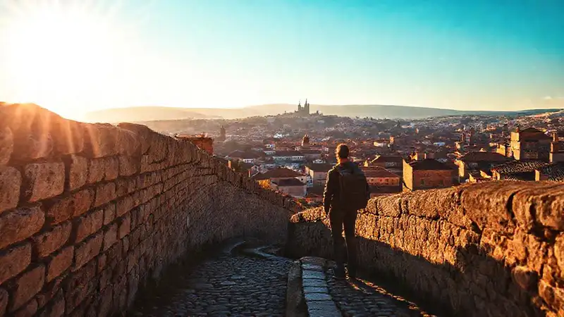 Lugo: un amanecer histórico y sereno