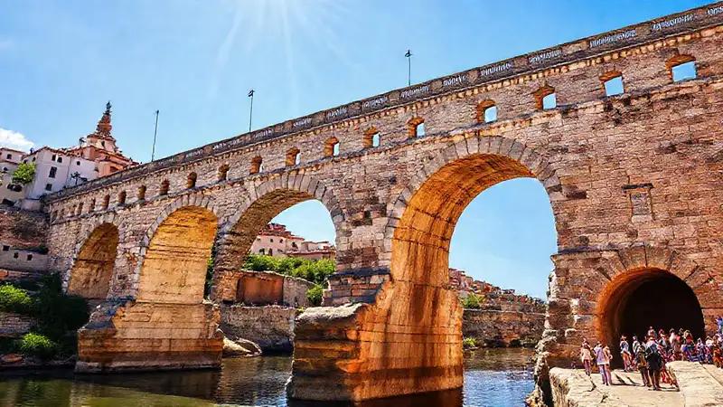Puente romano de Ourense, bello y soleado