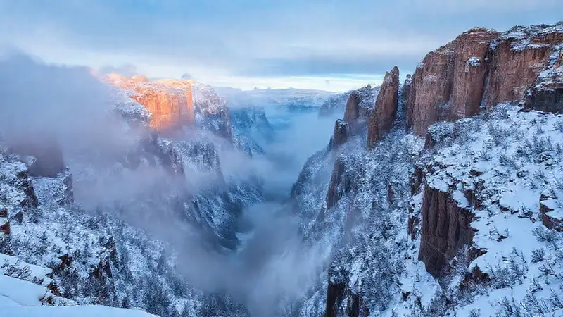 Cañón nevado, místico y grandioso