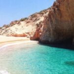 Una playa tranquila y soleada